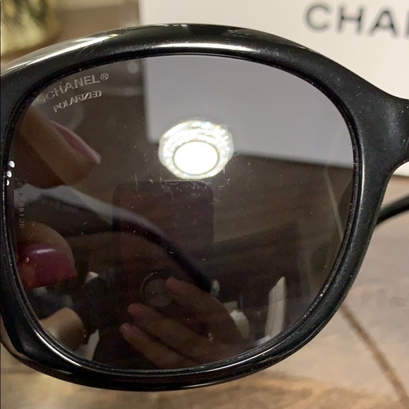 CHANEL CC Logo Polarized Sunglasses 5183 Black - Picture 13 of 15
